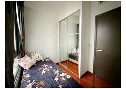 Sims Edge (D14), Apartment #584730531